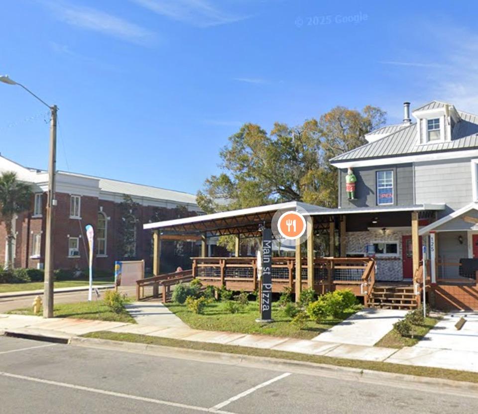 St. Johns County Commissioners Declare Holy War on Hastings Pizza, Block Beer and Wine Sales Just 25 Feet From Salvation